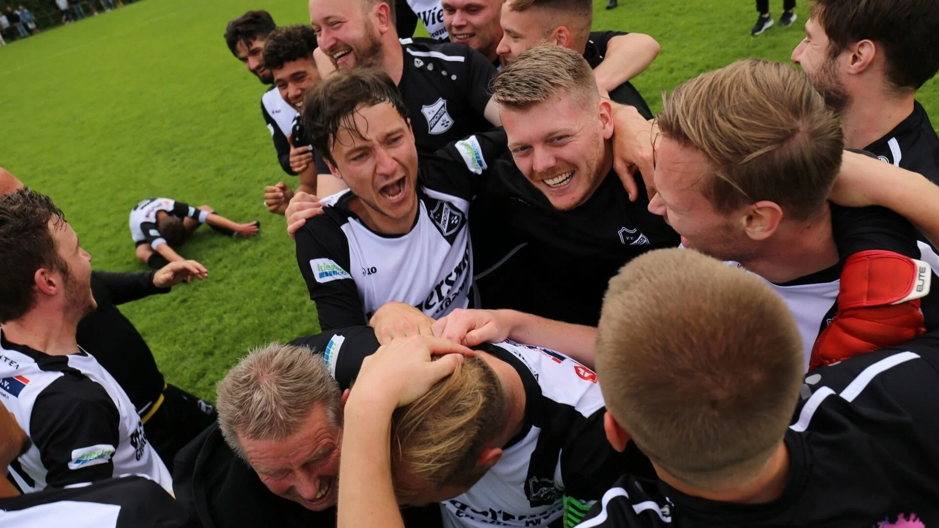 Home 7 Over vv Drachten Geen Sponsor